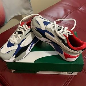 Kid puma shoes